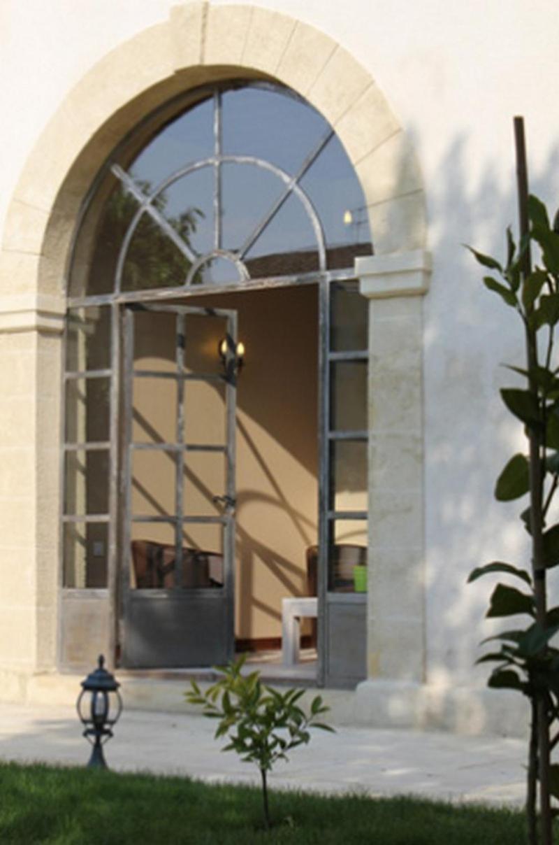 Les Galeries De Beaulac Pezenas Bagian luar foto